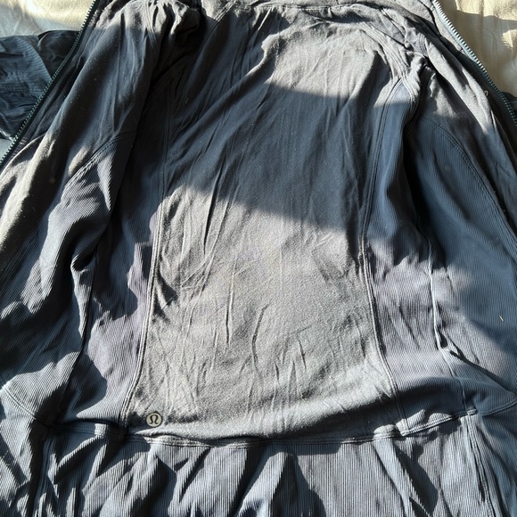 Lululemon woman’s blue jacket size 6 - Picture 3 of 4